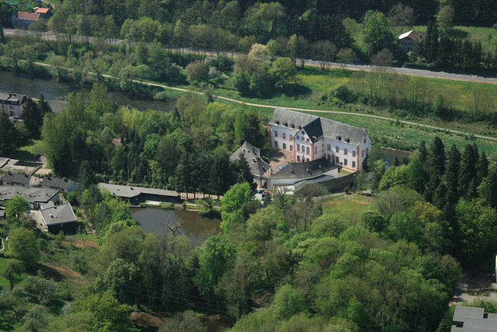 Hotel Burg Bollendorf Eksteriør billede