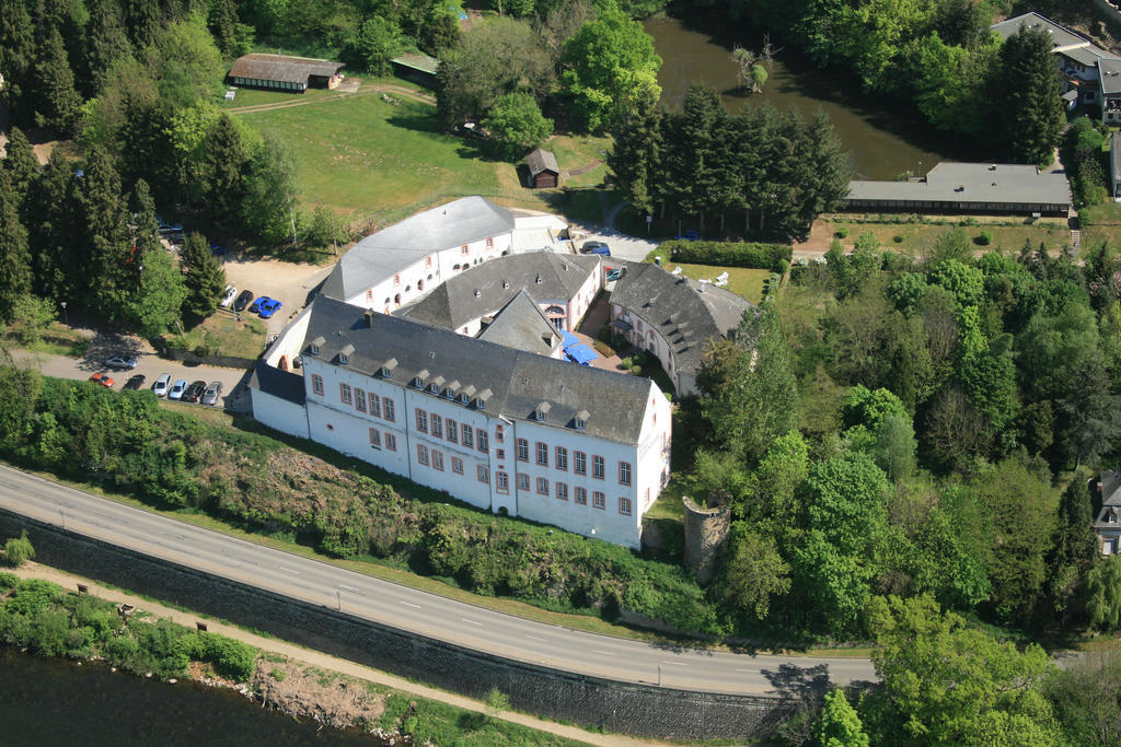 Hotel Burg Bollendorf Eksteriør billede